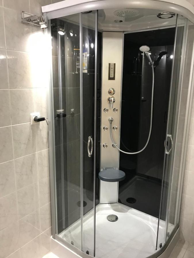 Luxury Basement In The Surrounding Of Budapest Apartment Mogyorod Luaran gambar