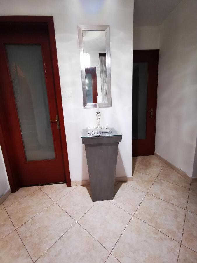 Luxury Basement In The Surrounding Of Budapest Apartment Mogyorod Luaran gambar