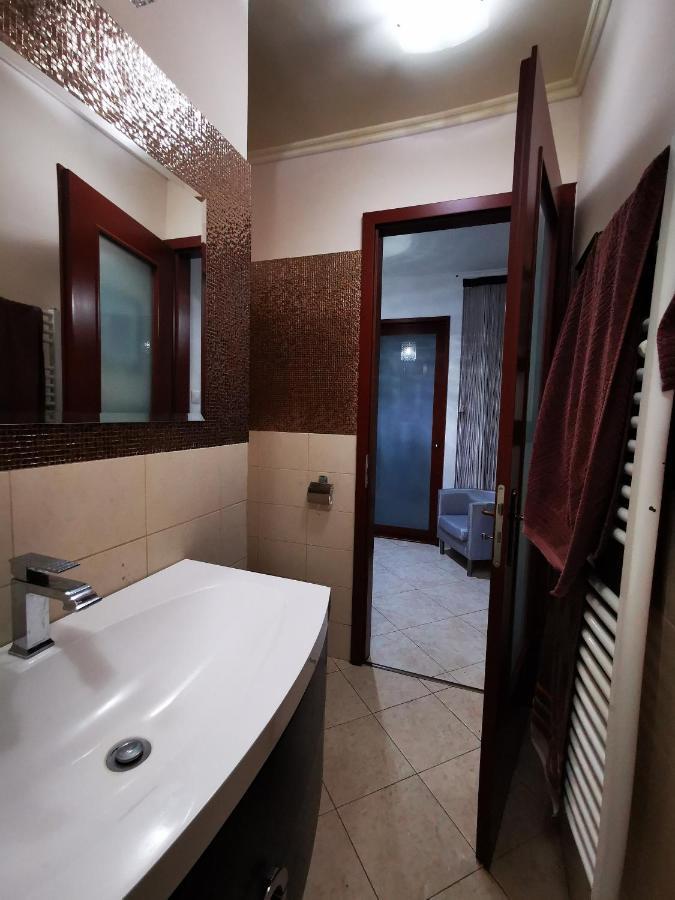 Luxury Basement In The Surrounding Of Budapest Apartment Mogyorod Luaran gambar